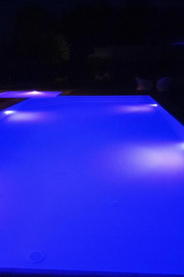 Villa Edda Heated Pool Галатина Экстерьер фото